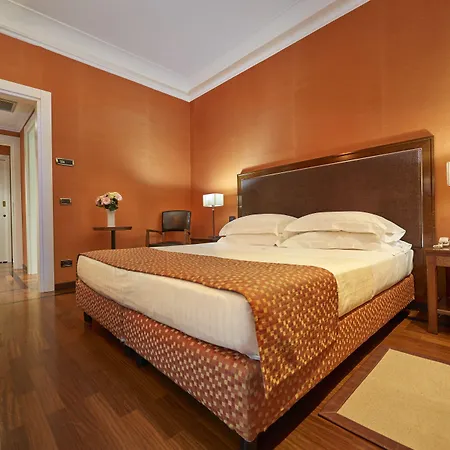 亚德里亚海大酒店 酒店